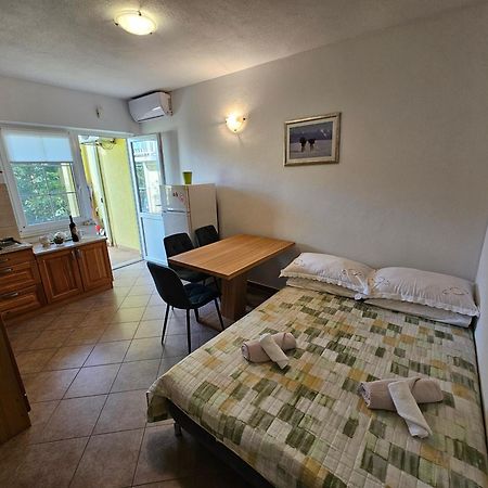Apartmani Natasa Lokva Rogoznica Kültér fotó